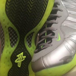 Brand new 11.5 mens Foamposite